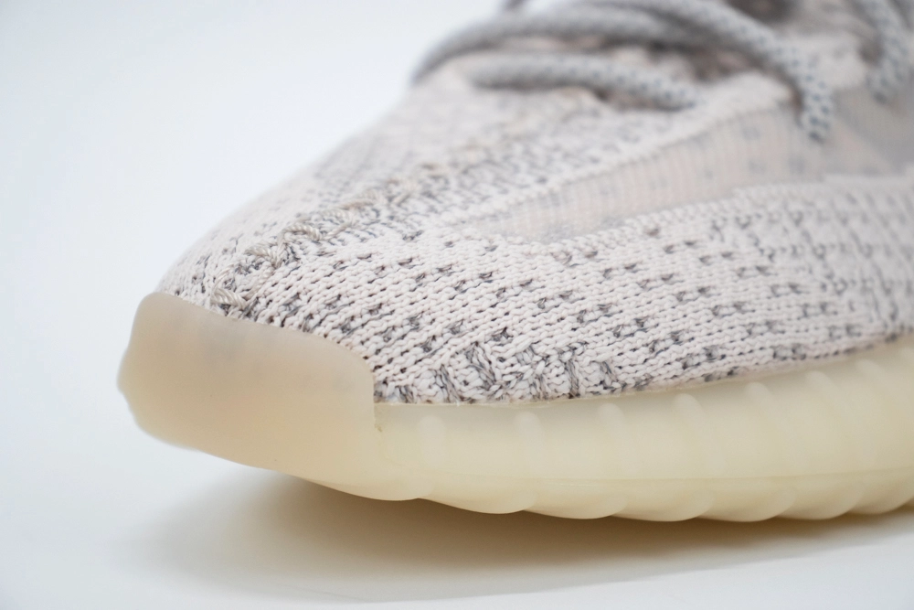 YESKICKS Adidas Yeezy Boost 350 V2 Synth (Reflective) Replica FV5666 - Image 4